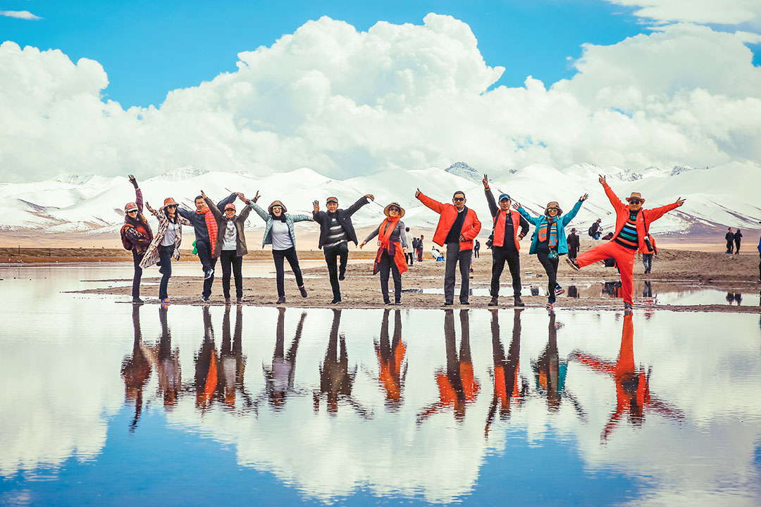 拉萨+林芝、雅鲁藏布大峡谷+羊湖、日喀则、珠穆朗玛峰+纳木错10日游
